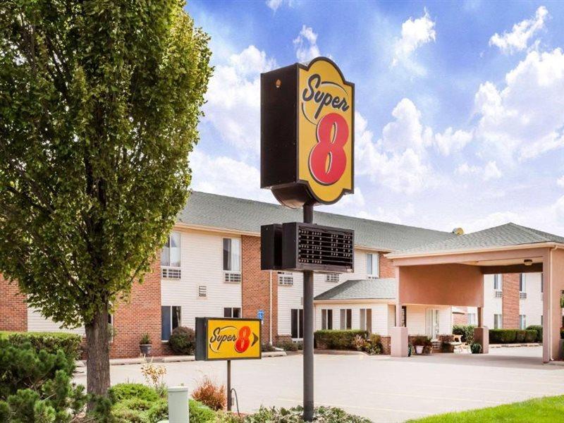 Super 8 By Wyndham Pekin/peoria Area Hotel