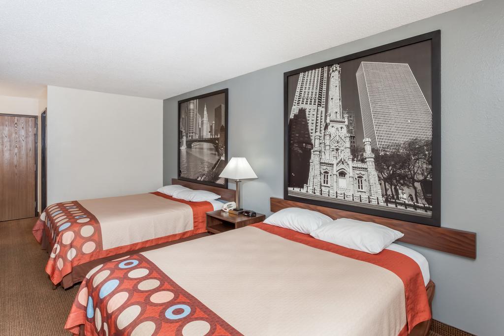 Super 8 By Wyndham Pekin/peoria Area Hotel