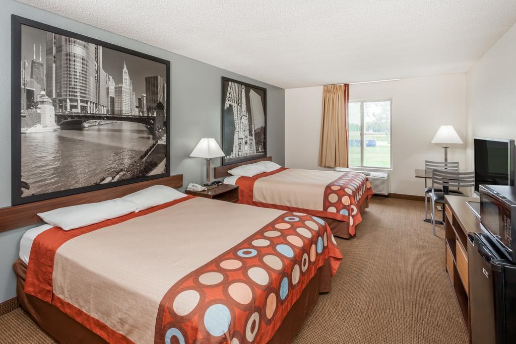 Hotel Super 8 By Wyndham Pekin/peoria Area Pekin